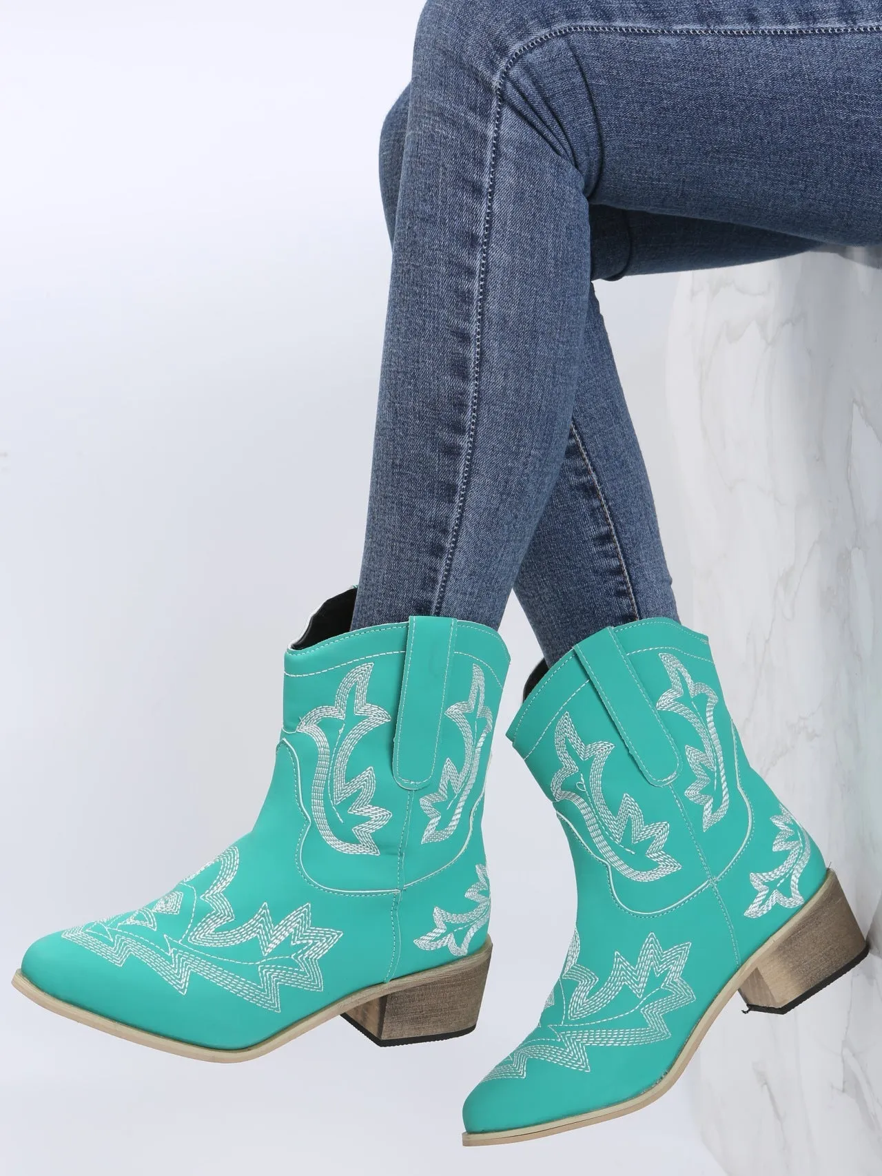 elveswallet Embroidered Floral Chunky Heel Martin Boots