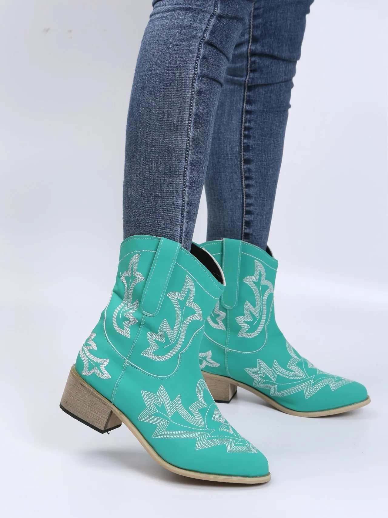 elveswallet Embroidered Floral Chunky Heel Martin Boots